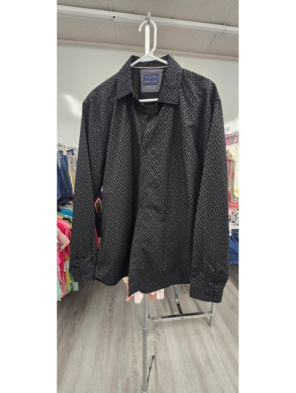 Day & Age men’s long-sleeve button-up shirt in charcoal gray